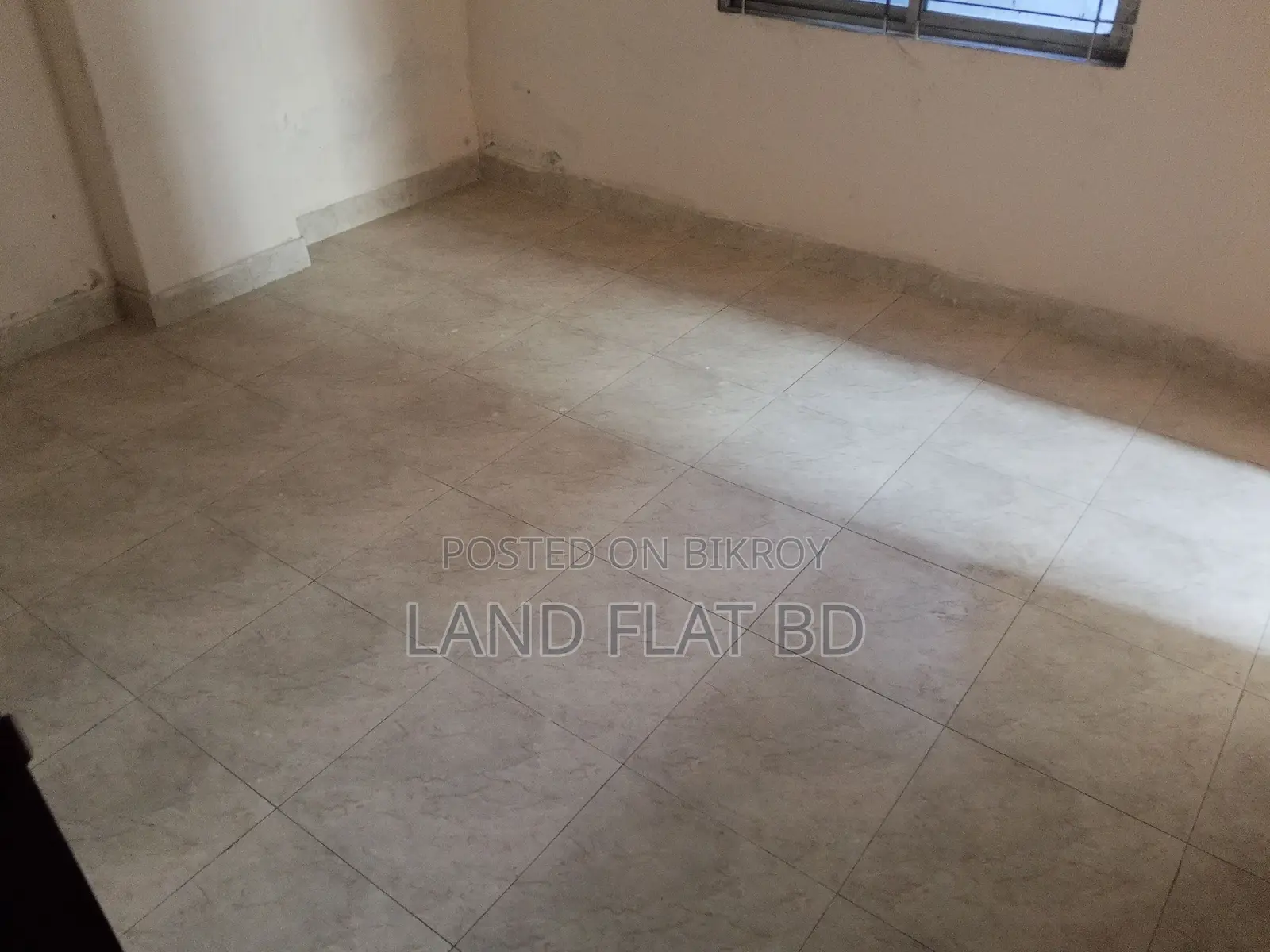 SOUTH FACING+PARKING+TITAS GAS @ FLAT SALE 850 SFT