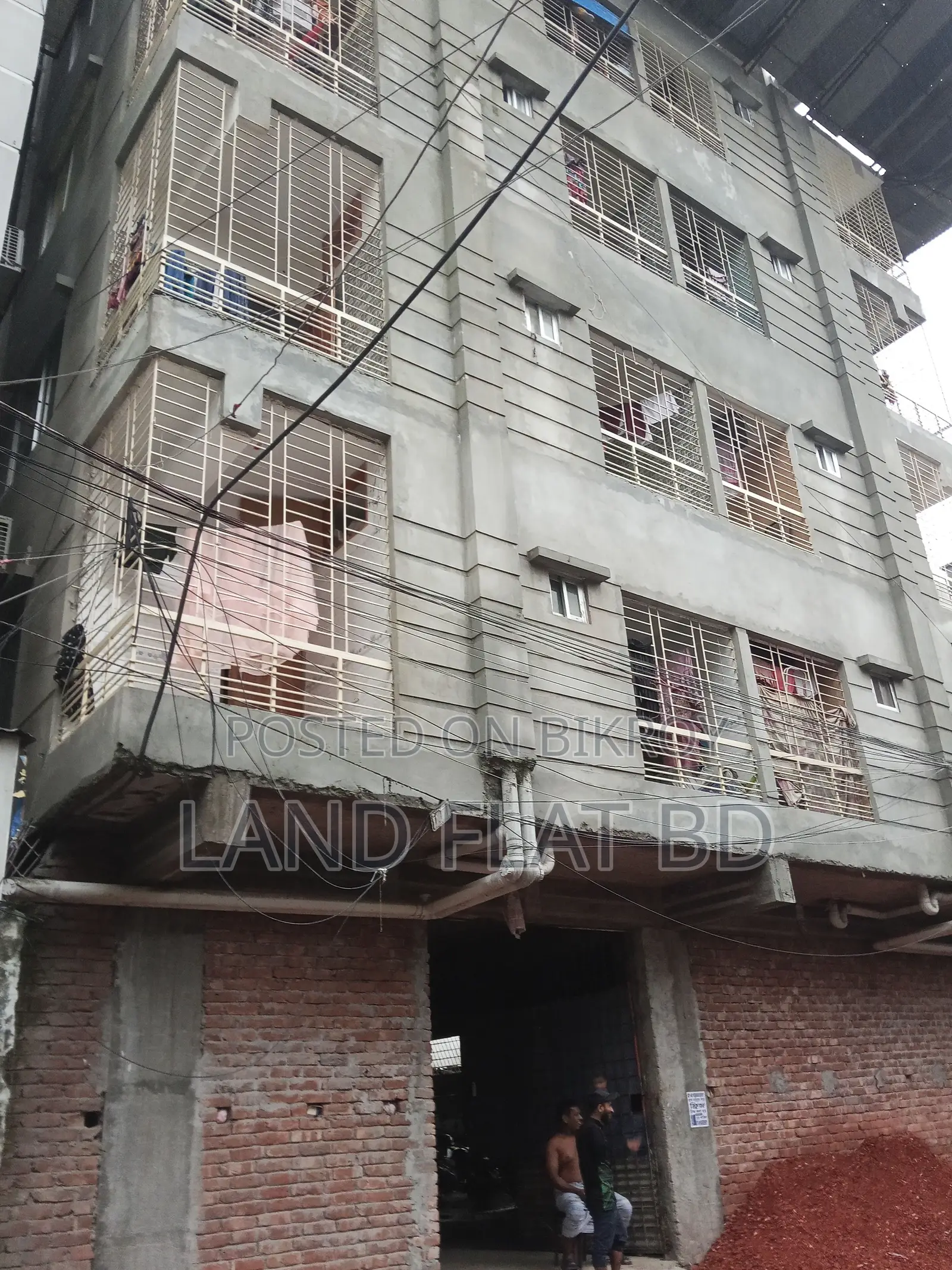ON GOING FLAT FOR SALE @ 1050 SFT TOP FLOOR