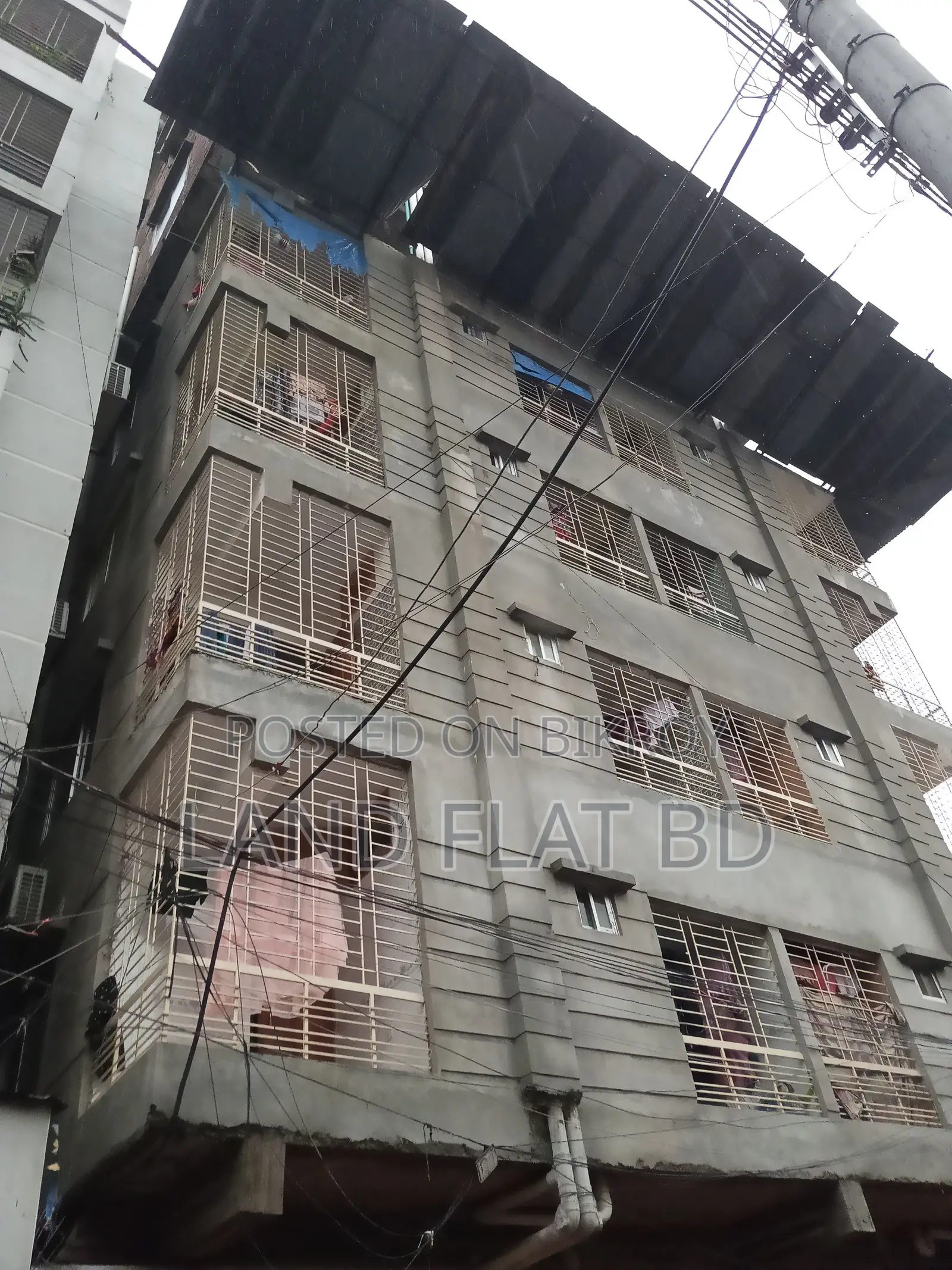 ON GOING FLAT FOR SALE @ 1050 SFT TOP FLOOR