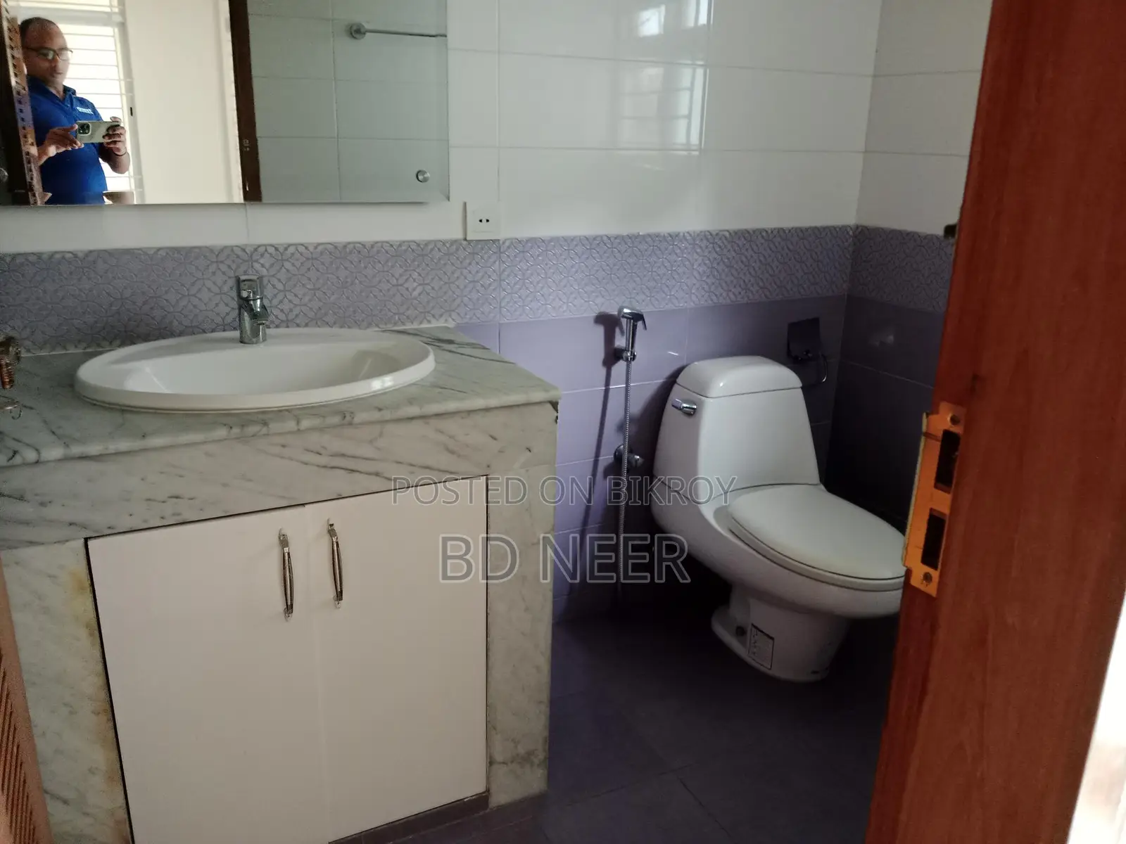 exclusive 3200 sft 3 Bed room apt available in Gulshan 2