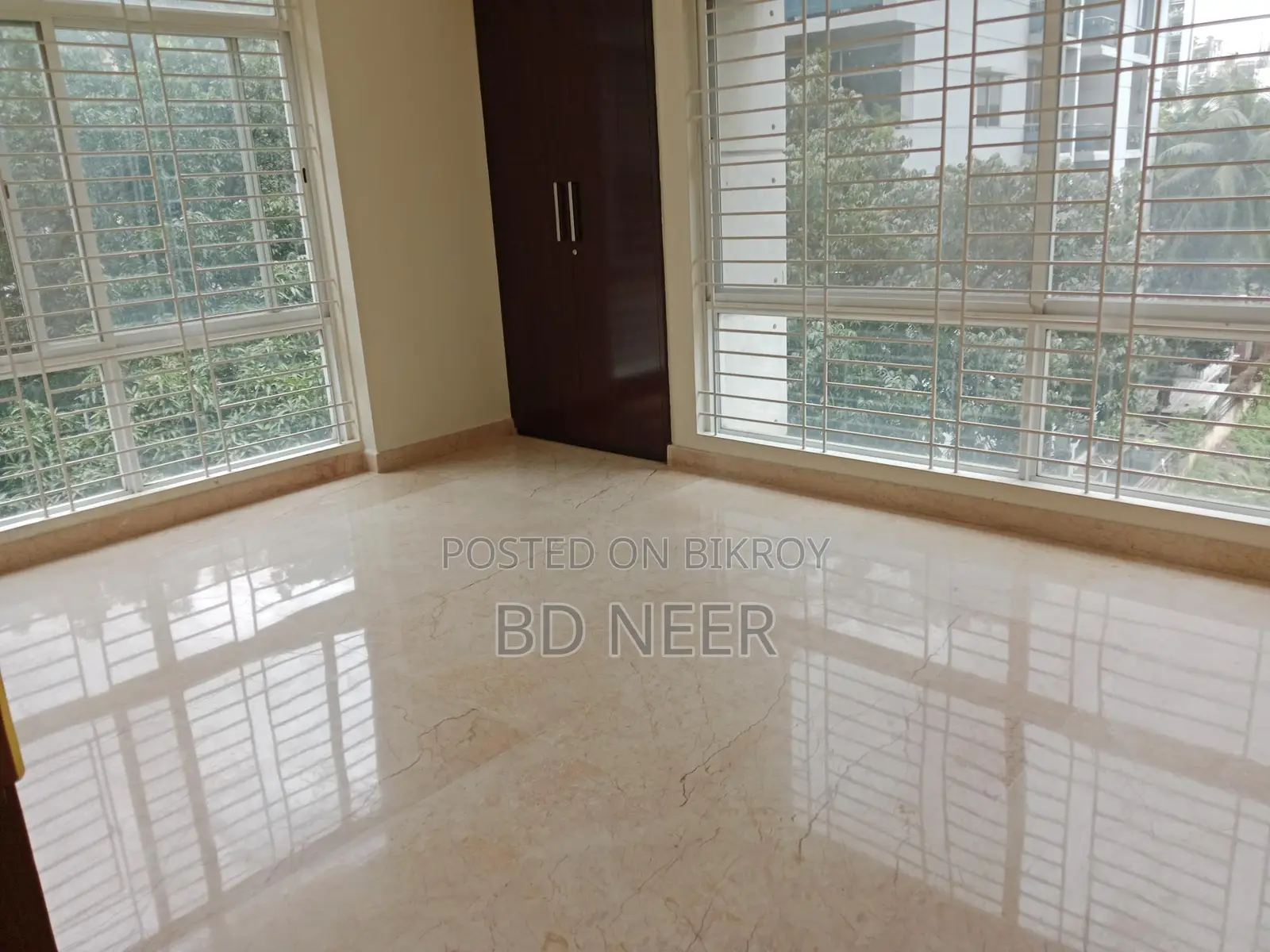 exclusive 3200 sft 3 Bed room apt available in Gulshan 2