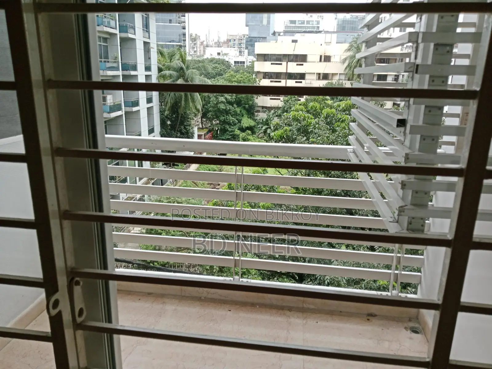 exclusive 3200 sft 3 Bed room apt available in Gulshan 2