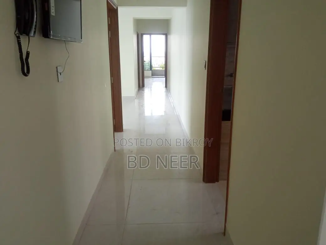 excellent 4 Bed room 4000 sft apt rent in Gulshan 2