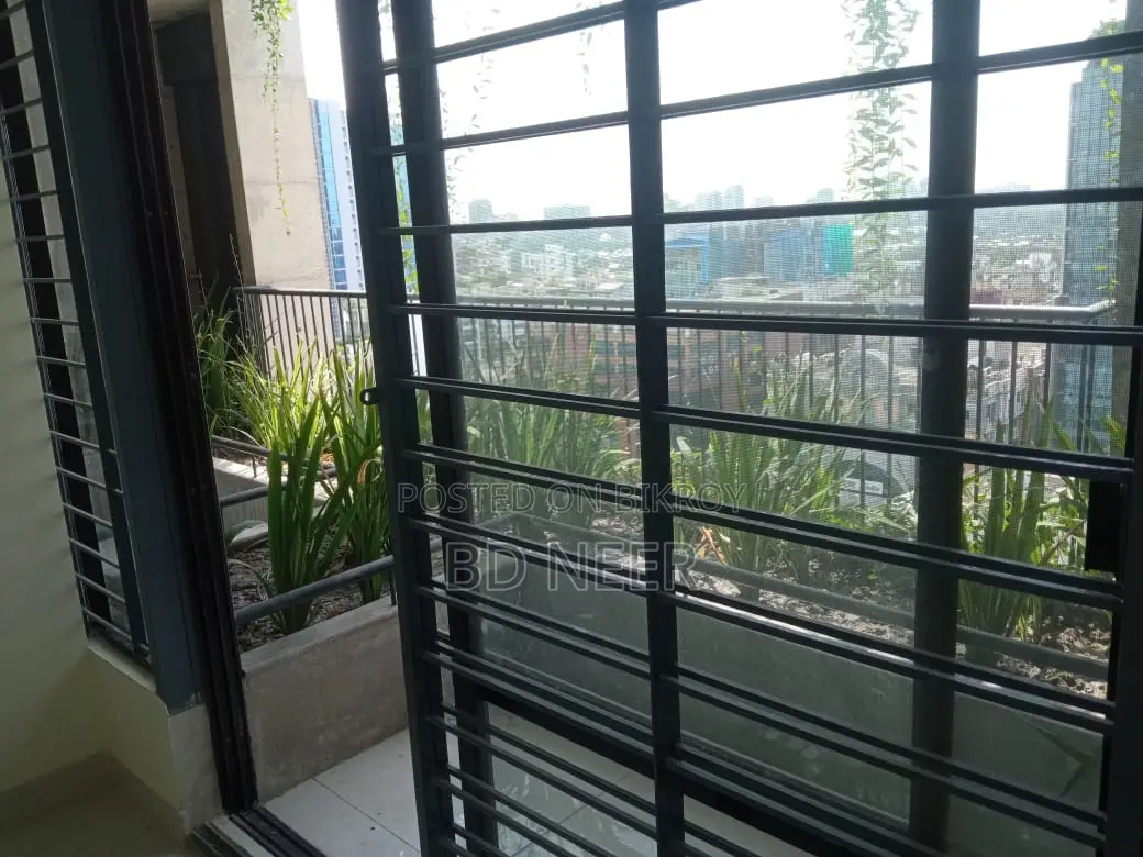 excellent 4 Bed room 4000 sft apt rent in Gulshan 2