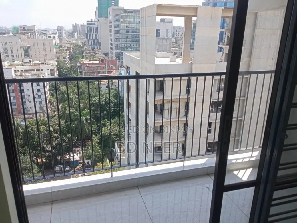 excellent 4 Bed room 4000 sft apt rent in Gulshan 2