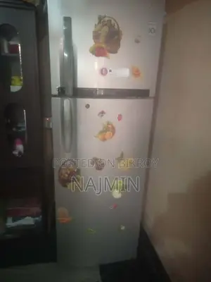 Lg Fridge 6/7 Yrs