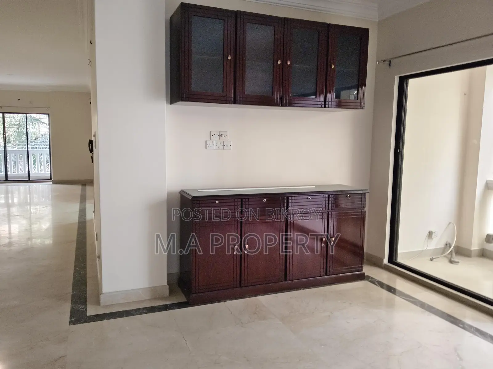 Rent Apartment 3-bedroom New Decorated