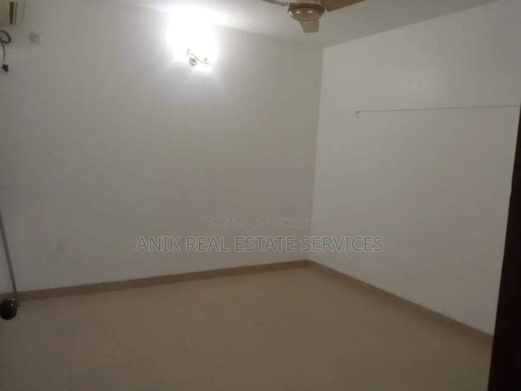 Very Good Unfurnish 3 Bedroom Apt Rent In Banani