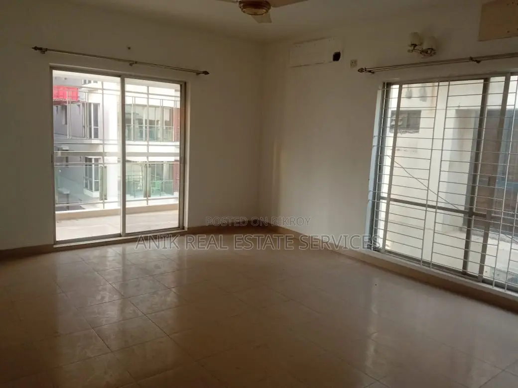Very Good Unfurnish 3 Bedroom Apt Rent In Banani