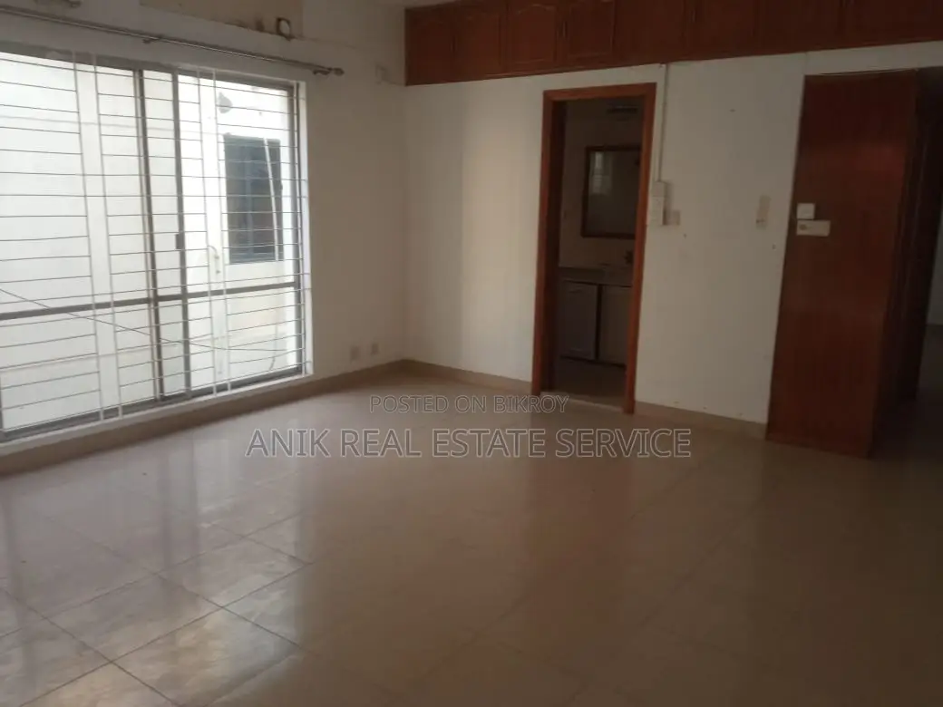 Very Good Unfurnish 3 Bedroom Apt Rent In Banani