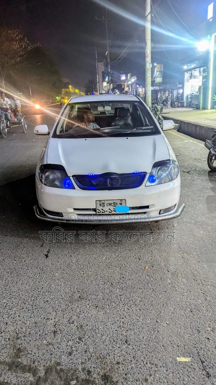 Toyota Corolla white 2003