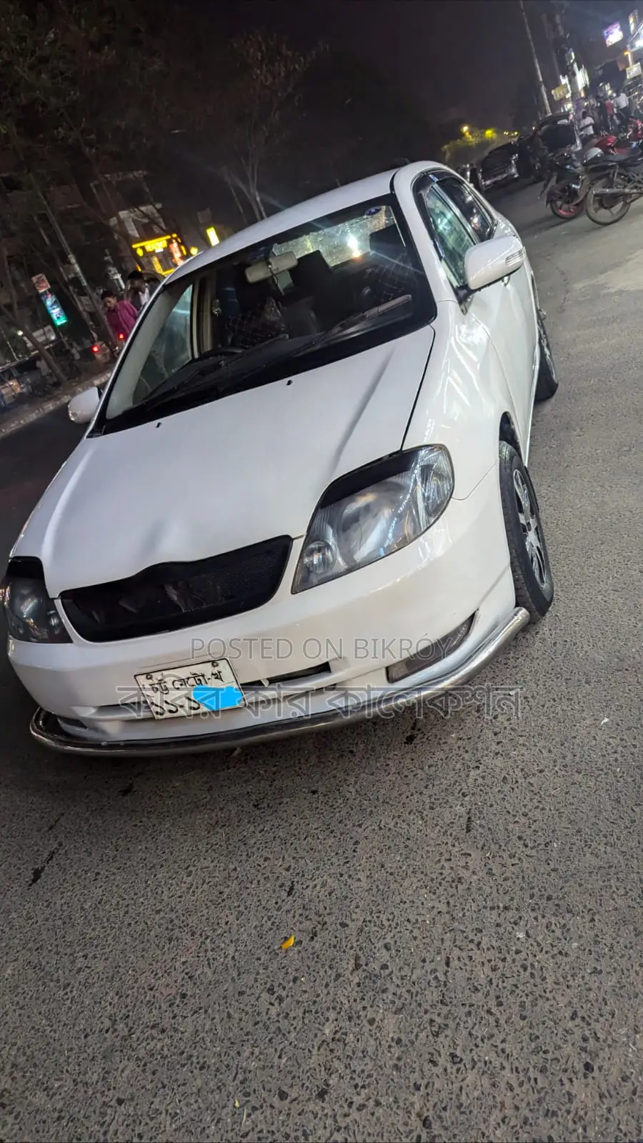 Toyota Corolla white 2003