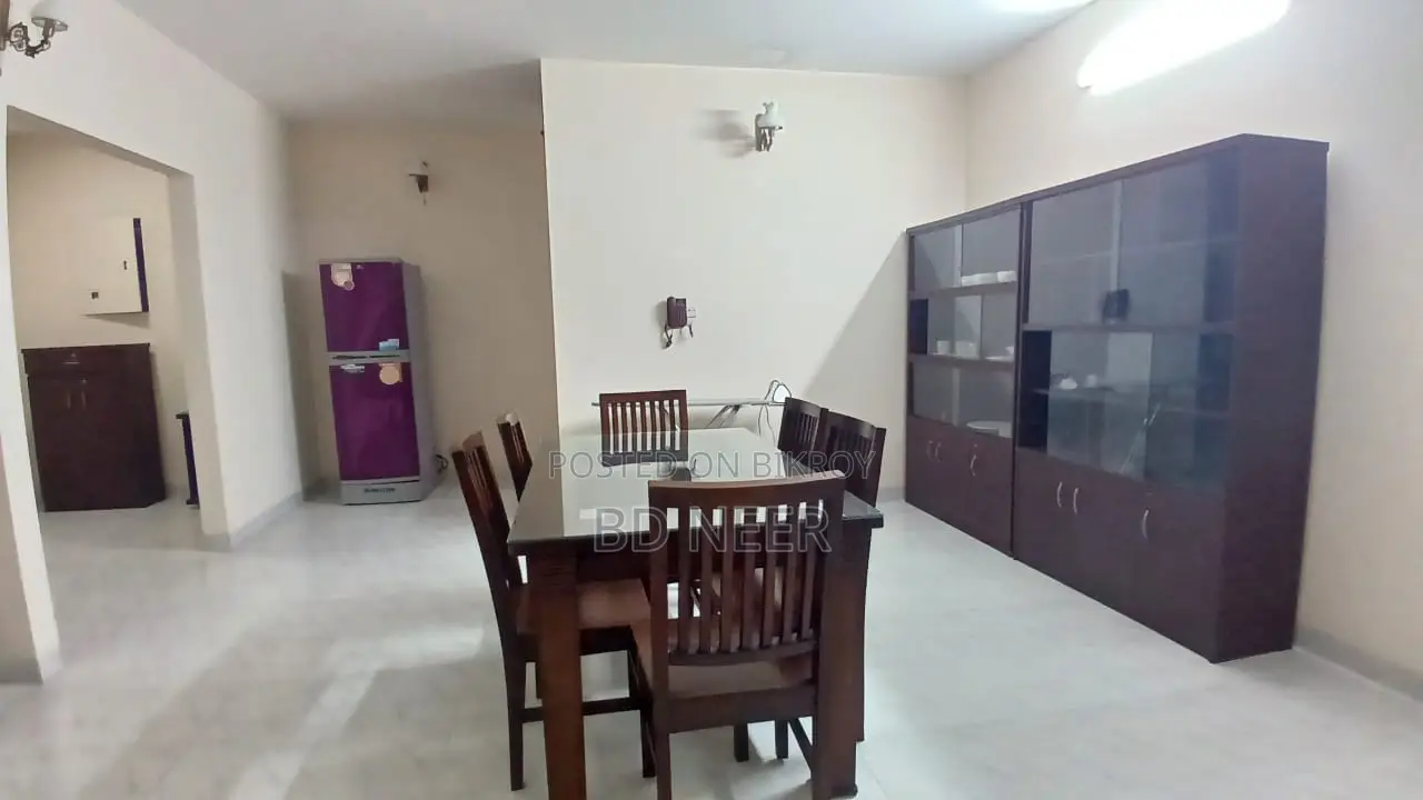 Nice looking fully furnished 3 bedroom apartment for rent in Gulshan