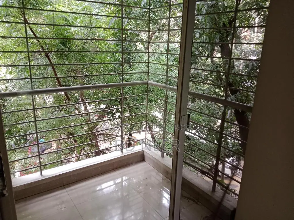 very nice 4 Bed room apt available in Gulshan