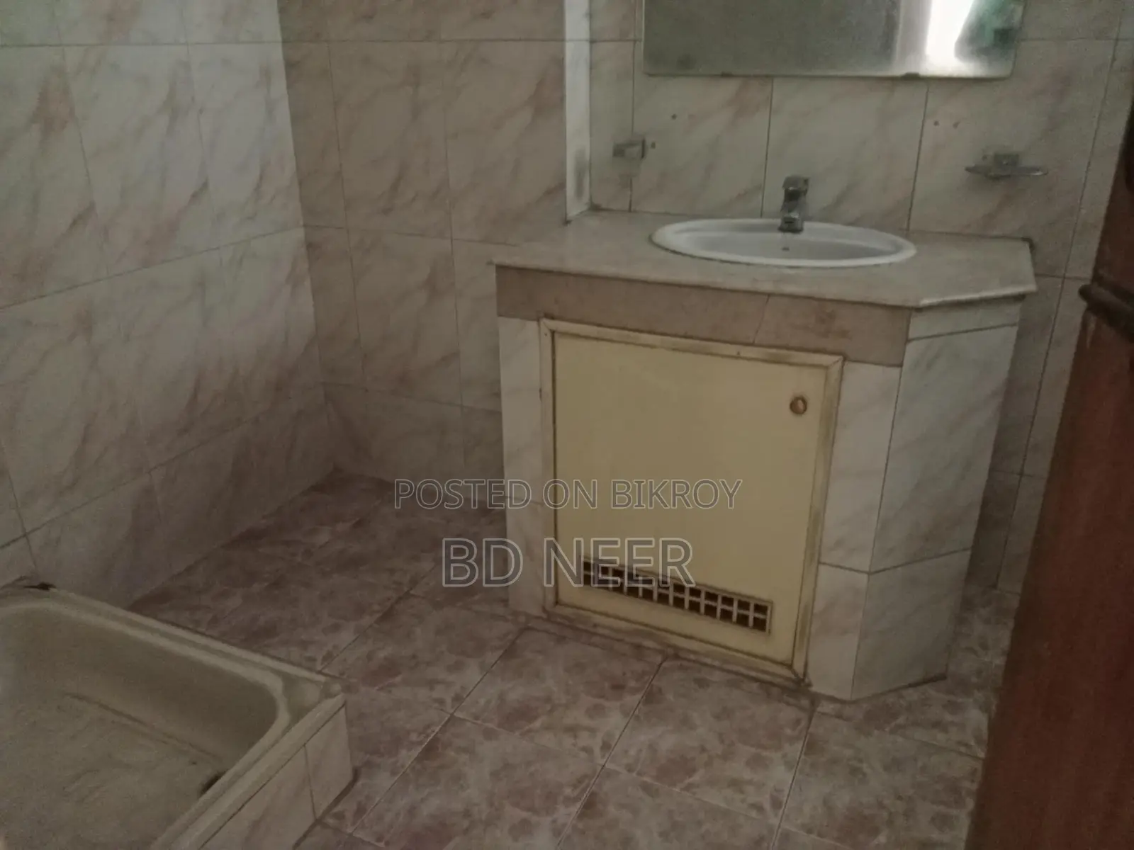 very nice 4 Bed room apt available in Gulshan