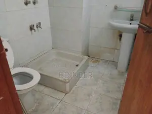 very nice 4 Bed room apt available in Gulshan
