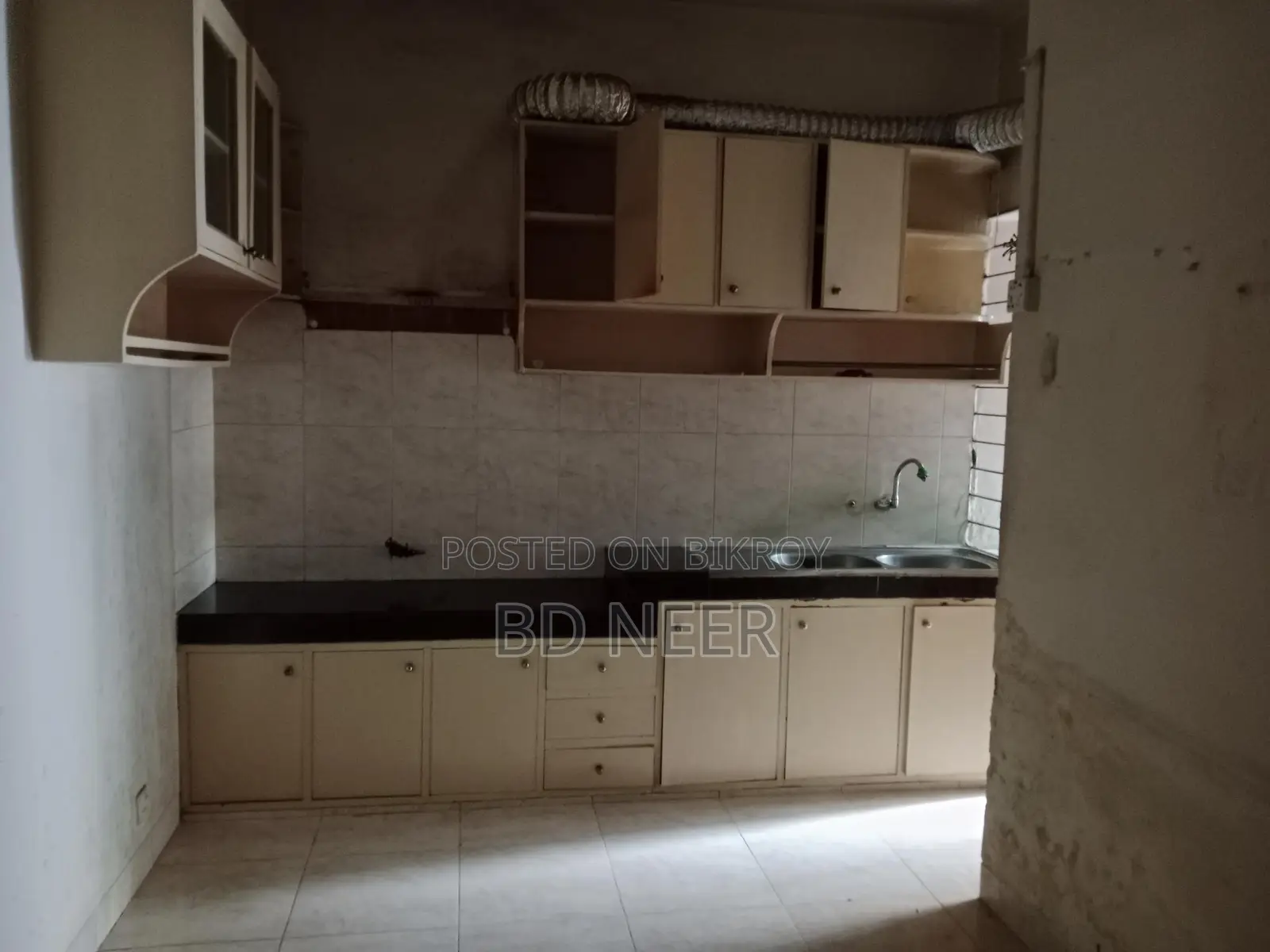 very nice 4 Bed room apt available in Gulshan