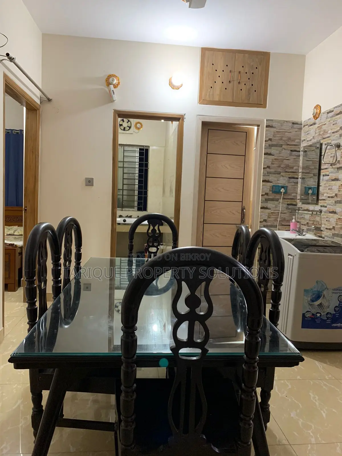 বনশ্রীতে লেকভিউ ফার্নিশড অ্যাপার্টমেন্ট