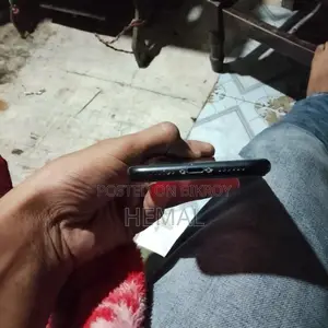 Apple iPhone XR (Used)