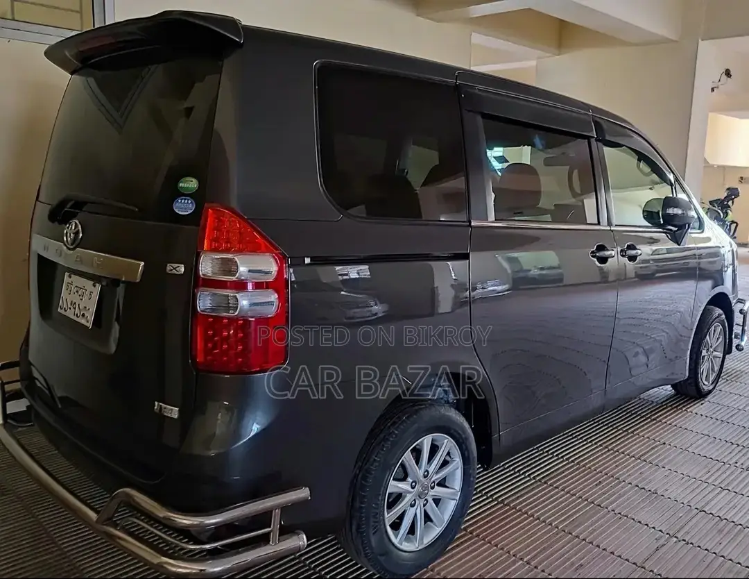 Toyota Noah Si MULTI VALVE PUSH 2012