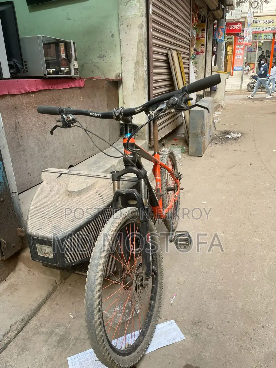 সাইকেলটিতে কোন কাজ কাম নেই নিবেন আর চালাবেন