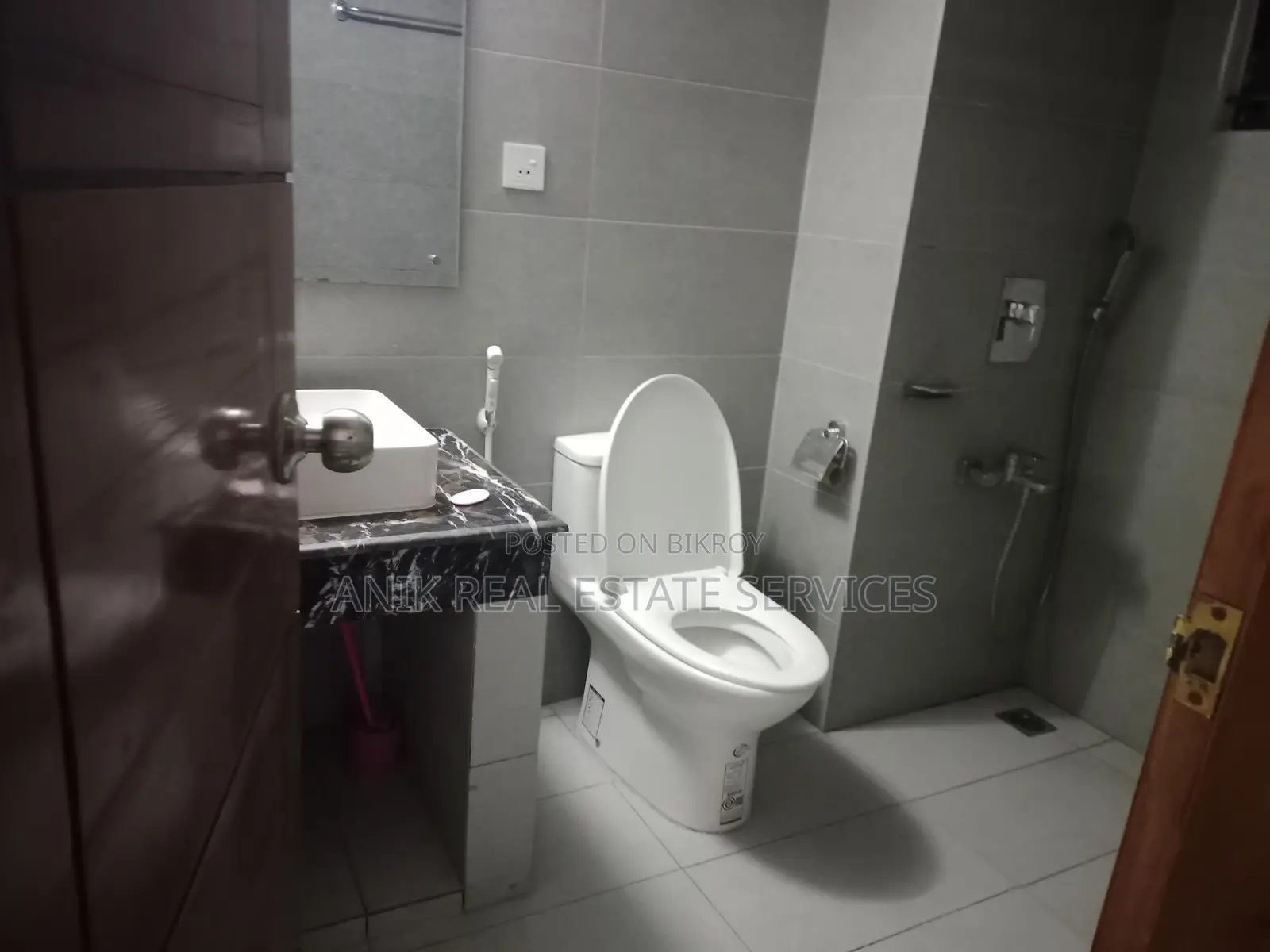 New Modern 3 Bedroom Un Farnised Flat Rent At Gulshan 1