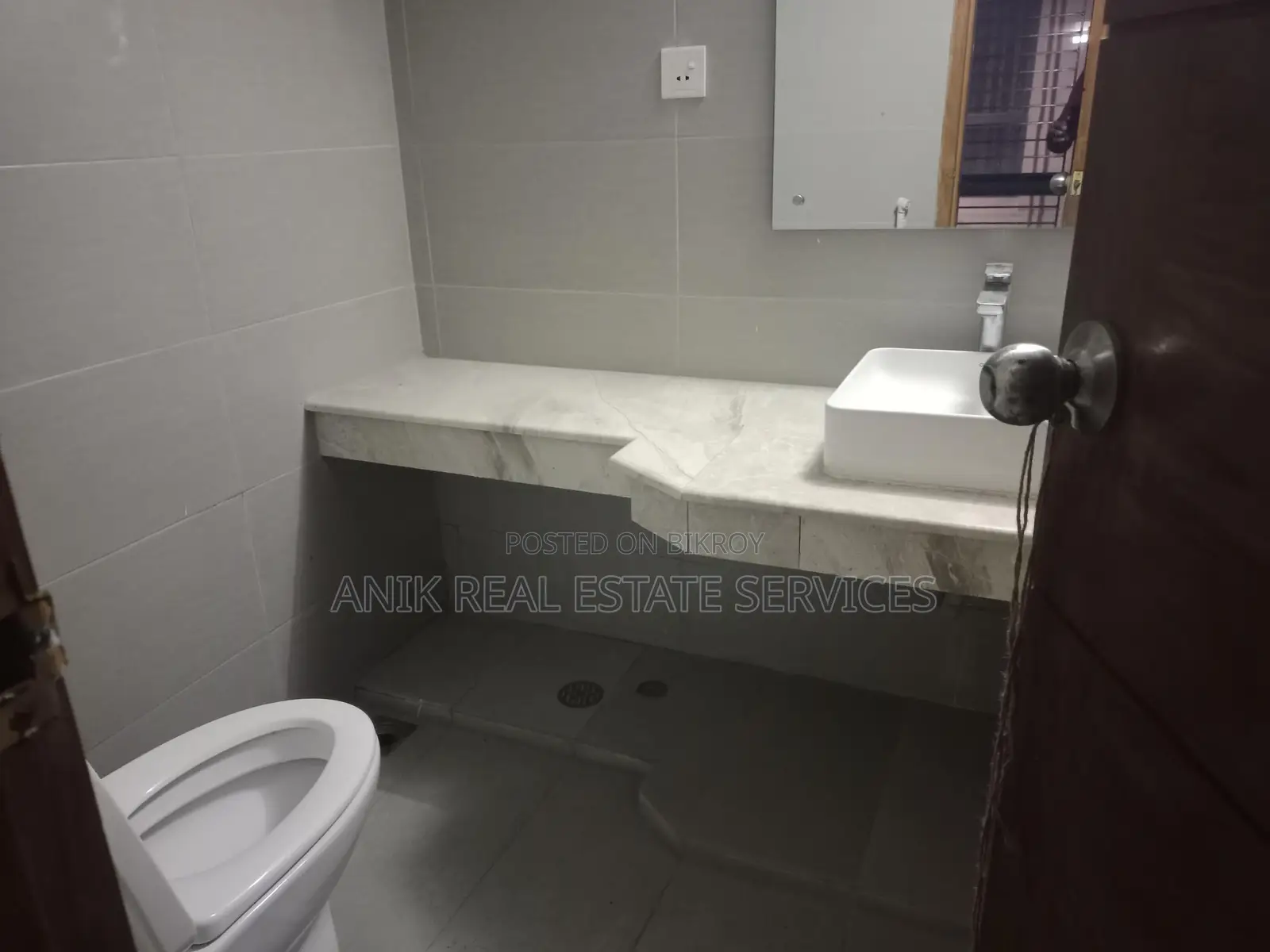 New Modern 3 Bedroom Un Farnised Flat Rent At Gulshan 1
