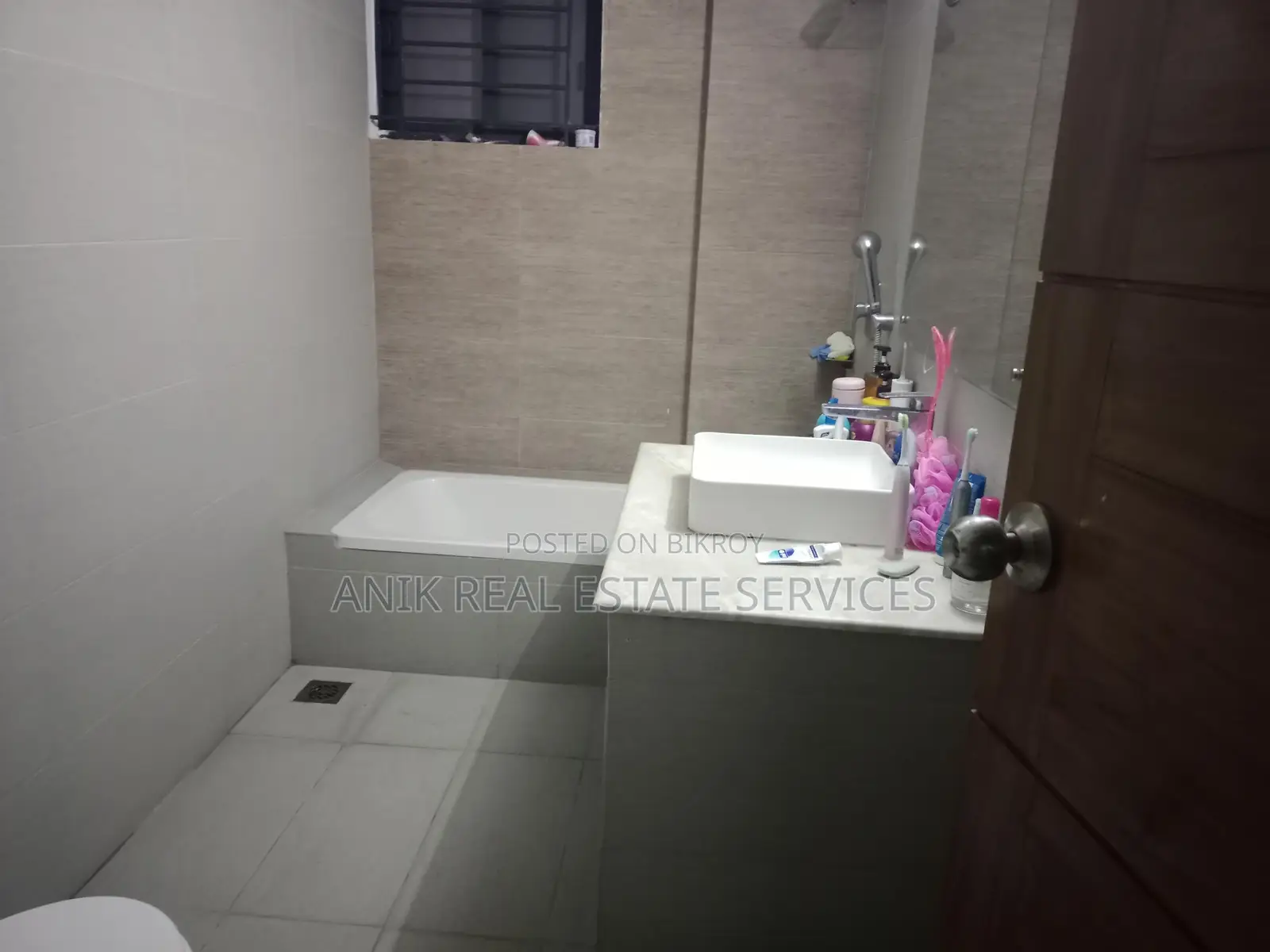 New Modern 3 Bedroom Un Farnised Flat Rent At Gulshan 1
