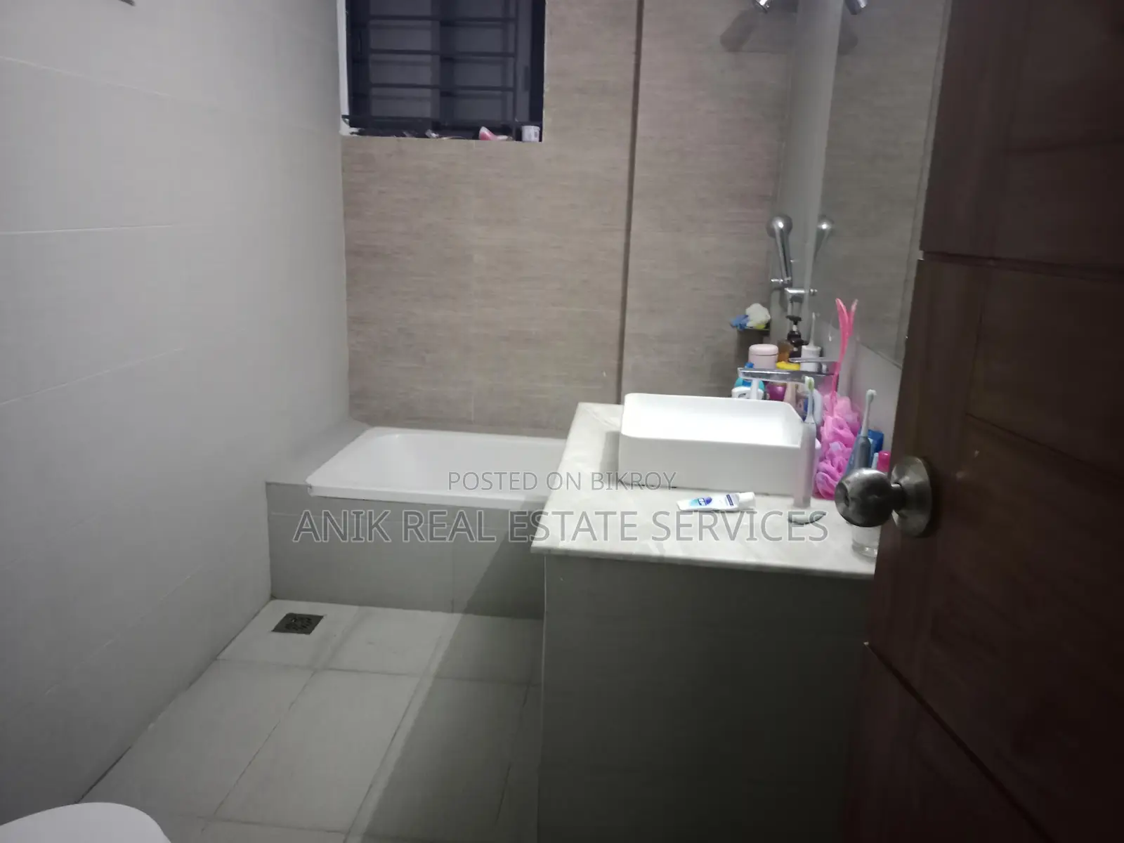 New Modern 3 Bedroom Un Farnised Flat Rent At Gulshan 1
