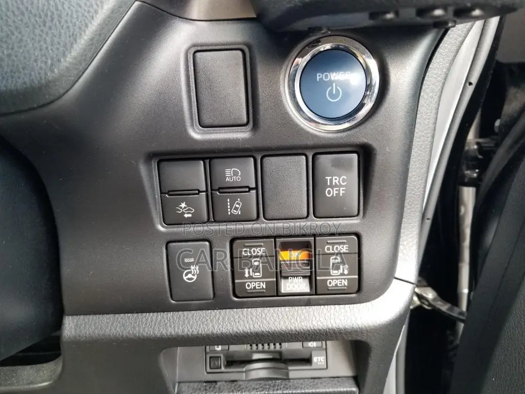 Toyota Esquire GI PREMIUM 2021