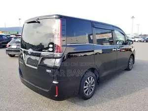 Toyota Esquire GI PREMIUM 2021