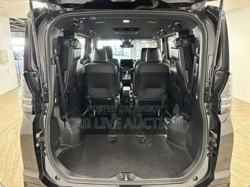 Toyota Voxy Hybrid SZ 2022