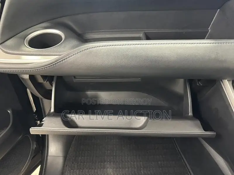 Toyota Voxy Hybrid SZ 2022