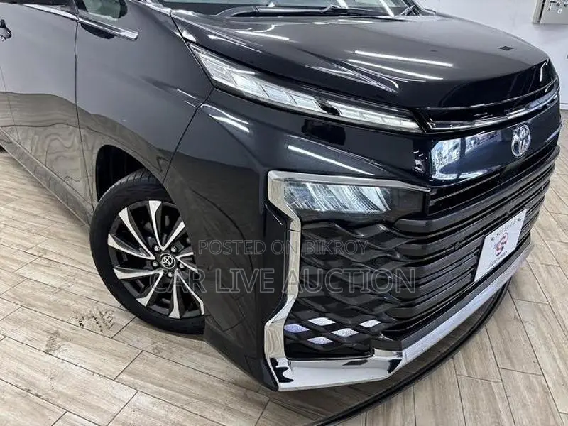 Toyota Voxy Hybrid SZ 2022