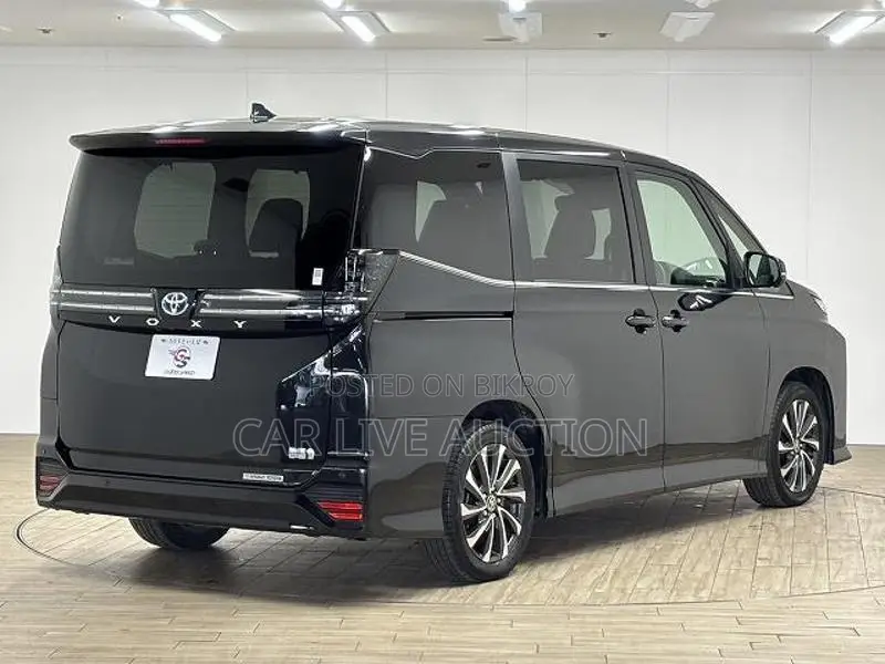 Toyota Voxy Hybrid SZ 2022