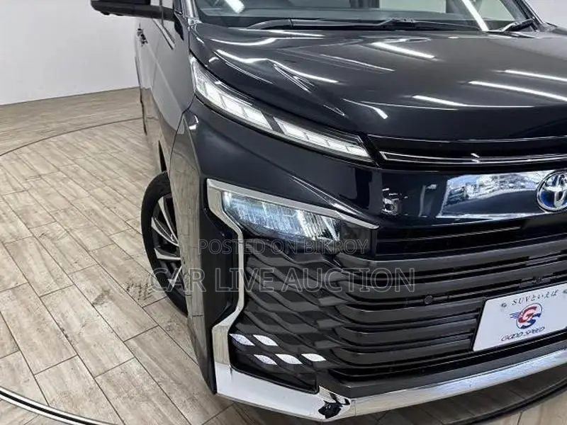 Toyota Voxy Hybrid SZ 2022