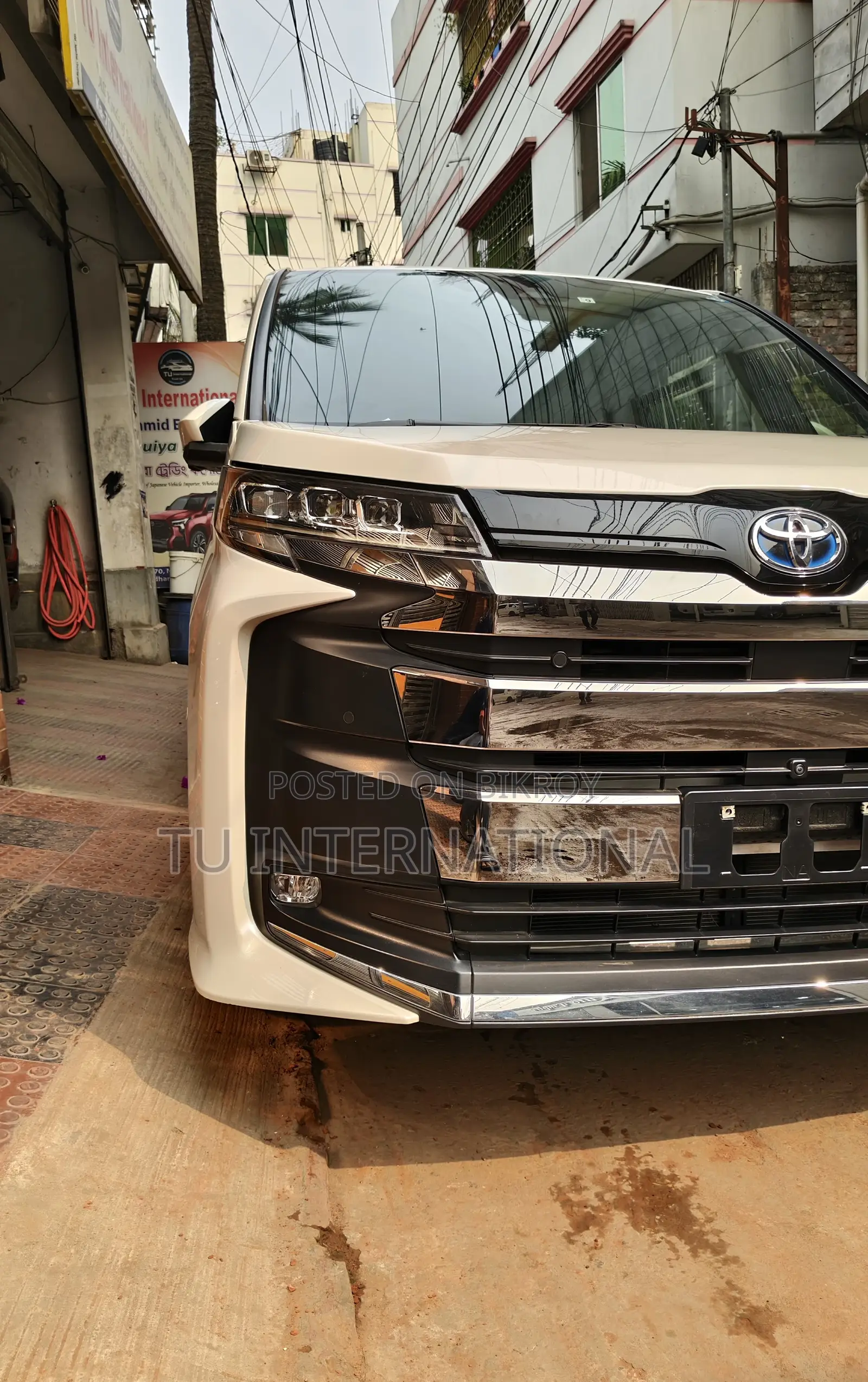 Toyota Noah hybrid-sz 2022