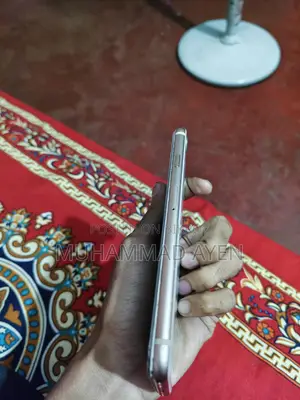 Apple iPhone 8 (Used)