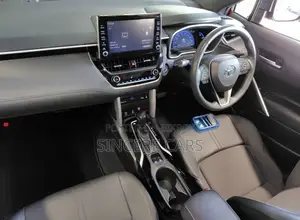 Toyota Corolla Cross z. Sunroof 4.5. grad 2022