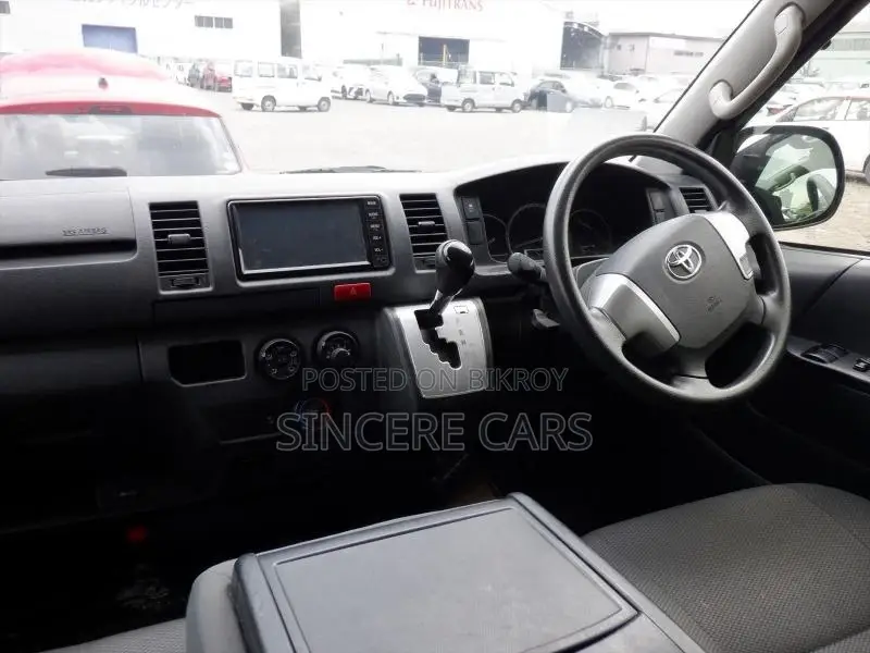 Toyota Corolla Cross z. Sunroof 4.5. grad 2022