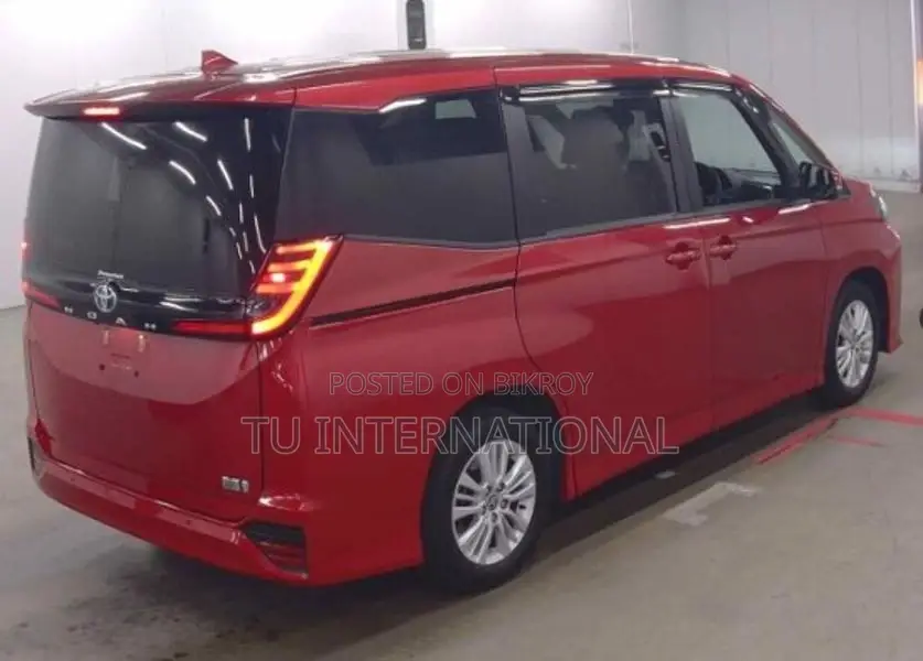 Toyota Noah S-G Package Hybrid 2023
