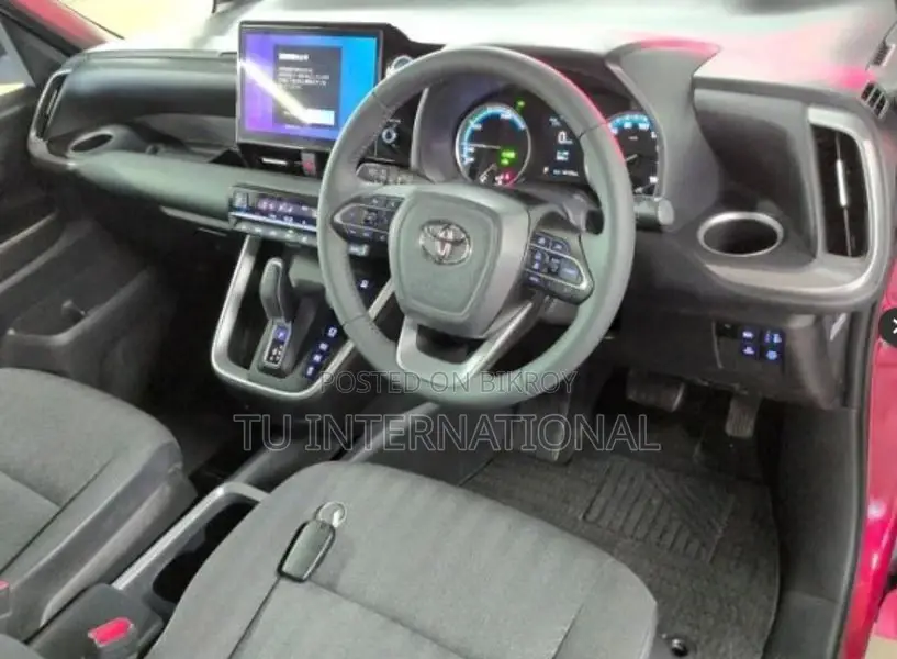 Toyota Noah S-G Package Hybrid 2023