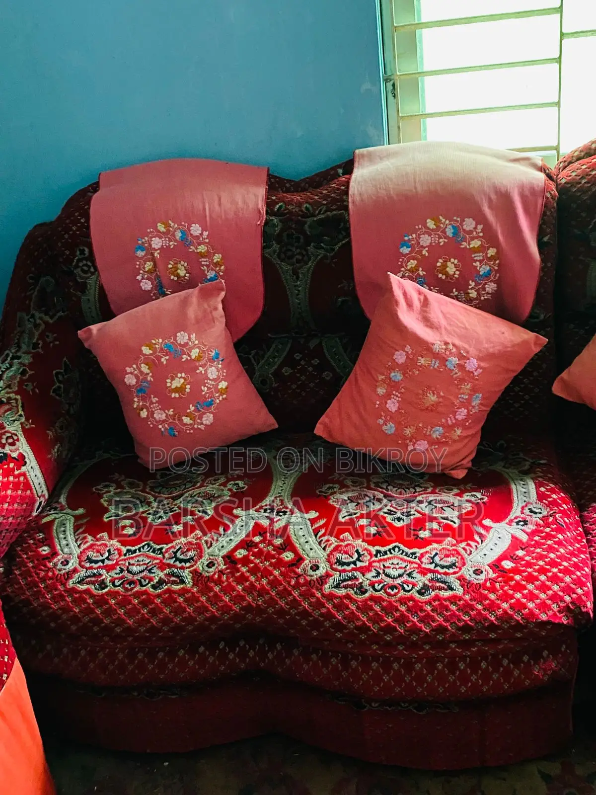 Sofa set with carpet