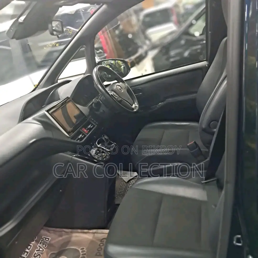 Toyota Noah Si Wxb Hybrid Black 2021