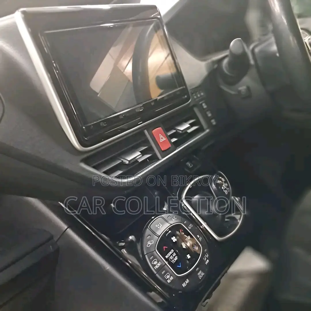 Toyota Noah Si Wxb Hybrid Black 2021