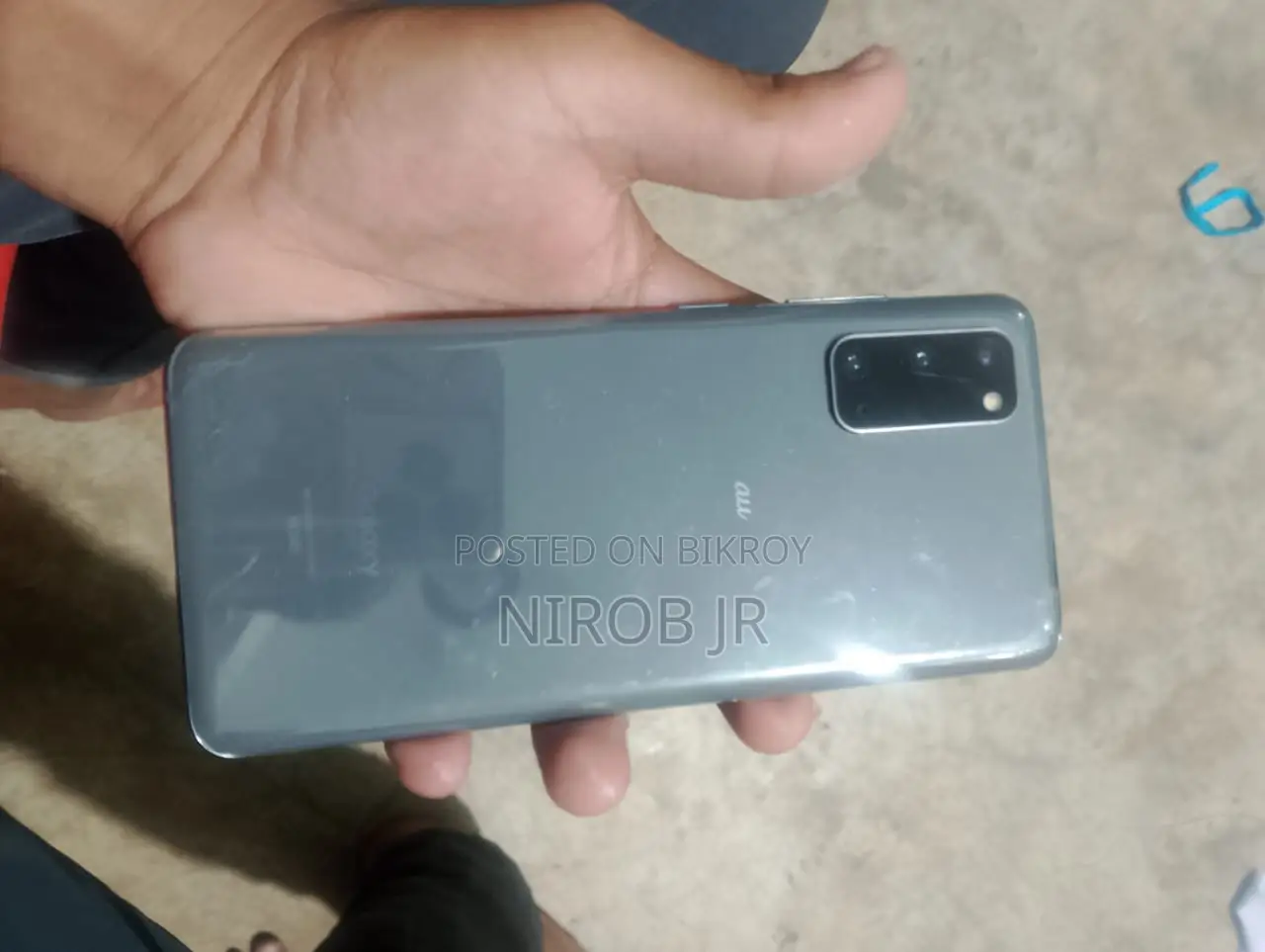 Samsung Galaxy S20 (Used)