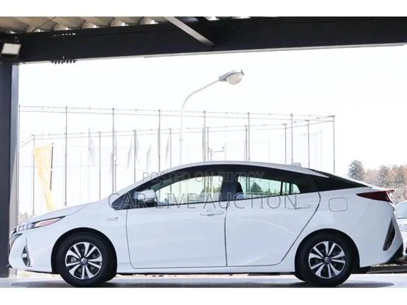 Toyota Prius prime phev 2021