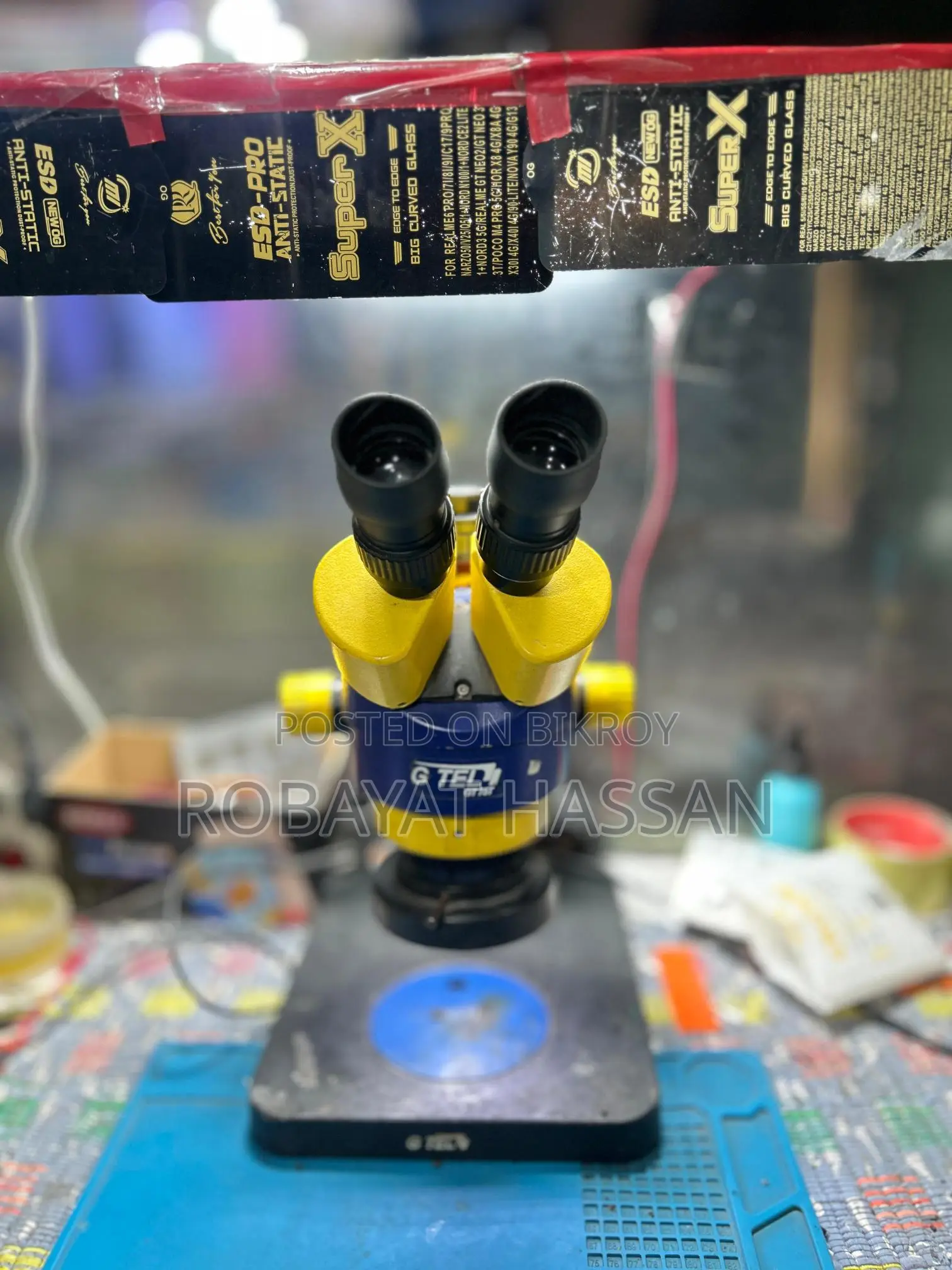 Microscope for mobile servicing