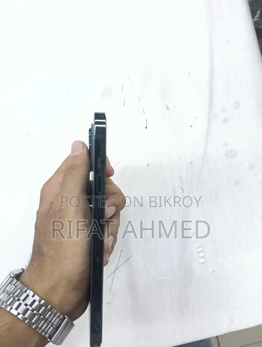 Apple iPhone 12 Pro Max na (Used)