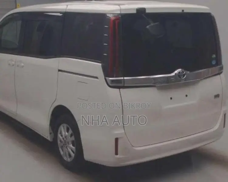 Toyota Noah PUSH START X HYBRID 2021